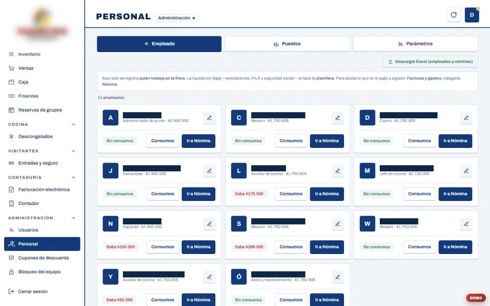 Pantalla del personal de la finca: cada persona con su puesto, lo que se le paga y lo que debe. Los nombres van tapados.
